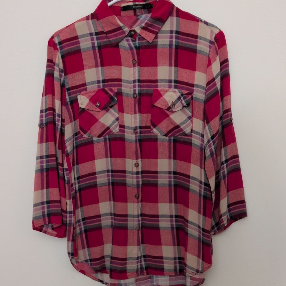Fun 2 Fun Red and Gray Plaid Button Up Top Roll Sleeve 2 Pockets Rayon Size M